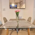 The Colonial Condo Amplio & Familiar En Casco